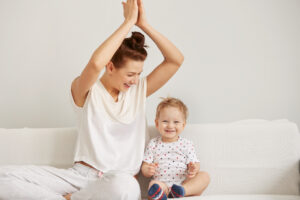 Yoga für Mütter und Kleinkinder