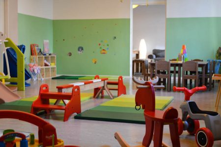 Kinderspielraum Nebensitz